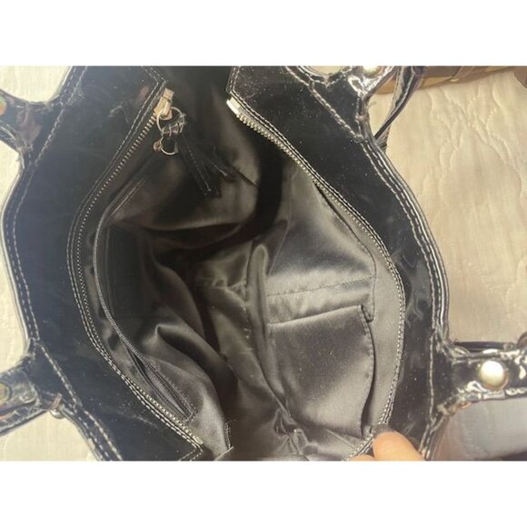 B931 - Preloved Coach Embossed Signature Black Patent Leather Shoulder Bag - Picture 5 of 5